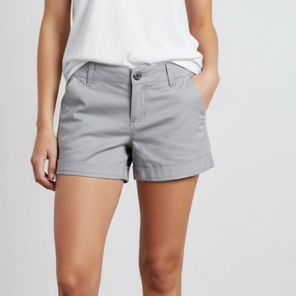 Old Navy Pants - Old Navy Women’s gray shorts size 4​​